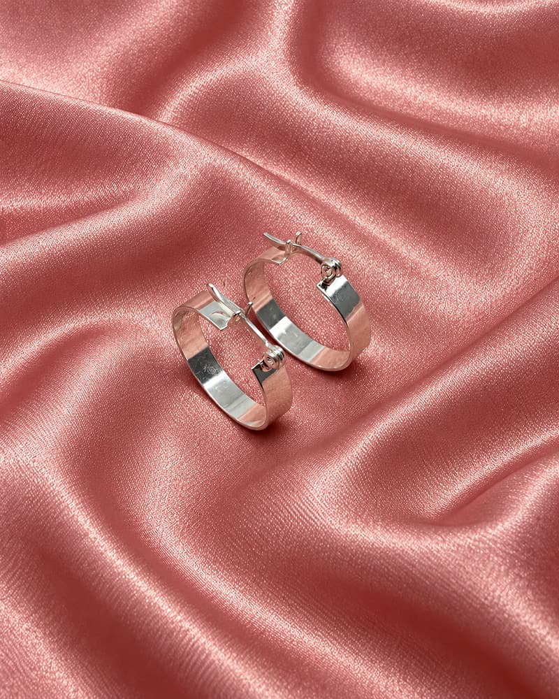Brinco argola com detalhe rosé e prateado — fotografia do produto 27